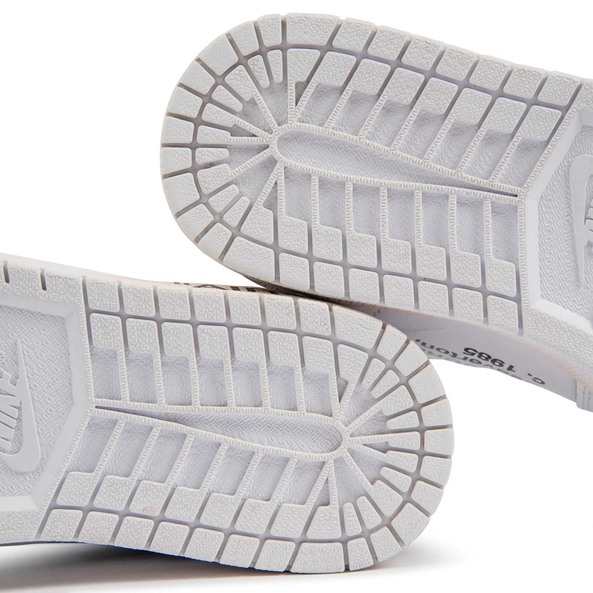 Heel view of Preloved - Off-White x Air Jordan 1 Retro High OG White AQ0818-148